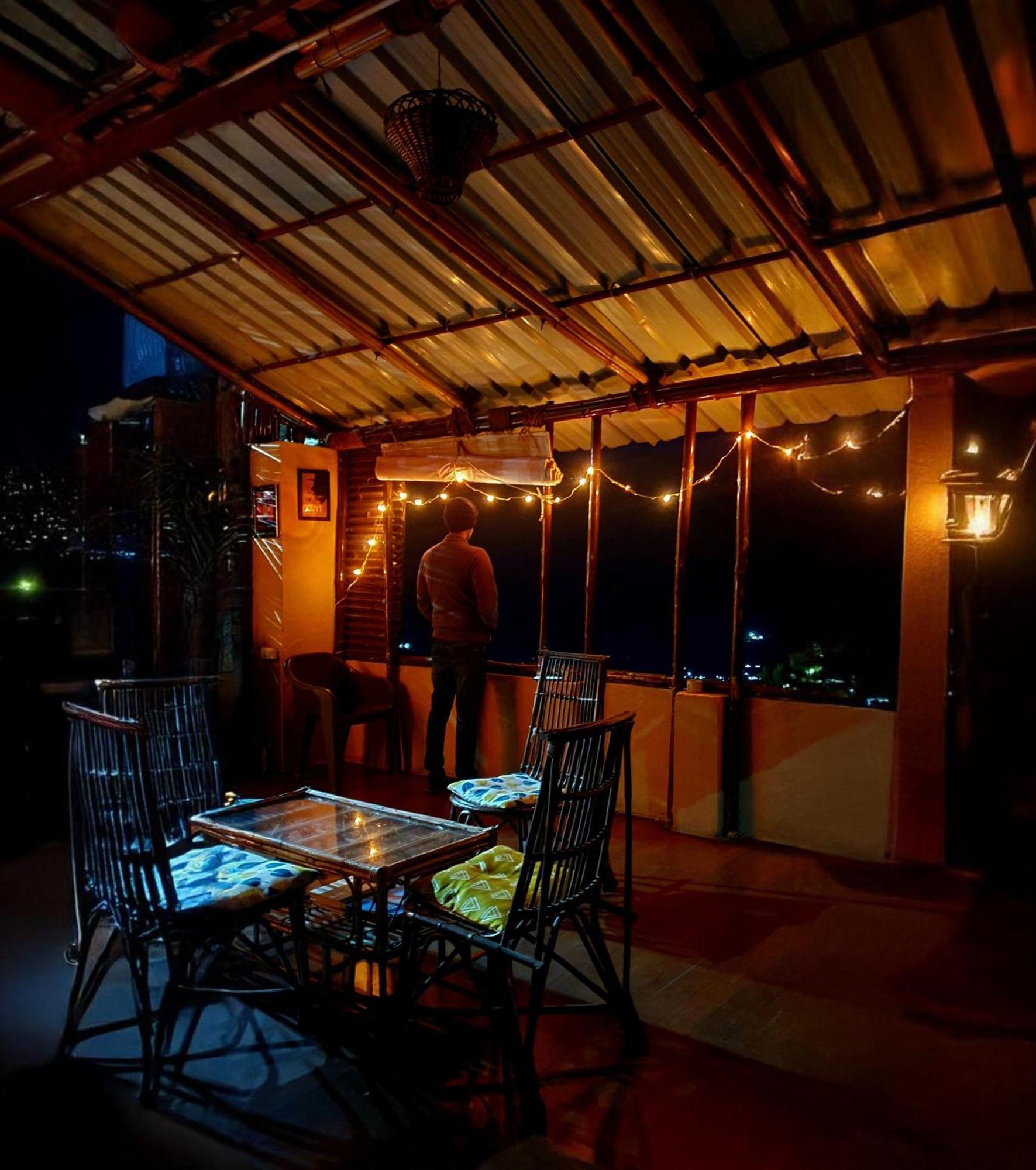 Cafe Buransh Villa Sari ภายนอก รูปภาพ