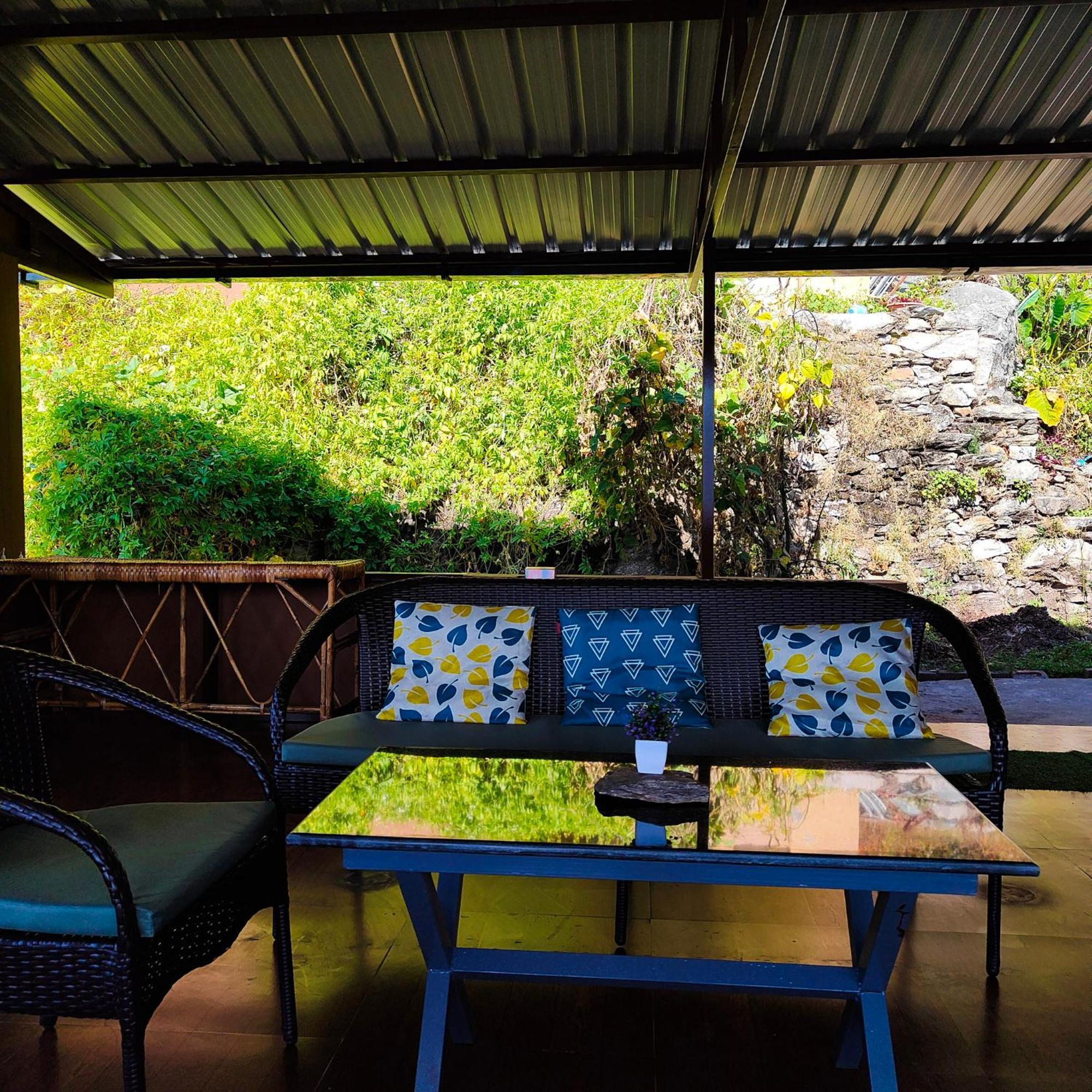 Cafe Buransh Villa Sari ภายนอก รูปภาพ